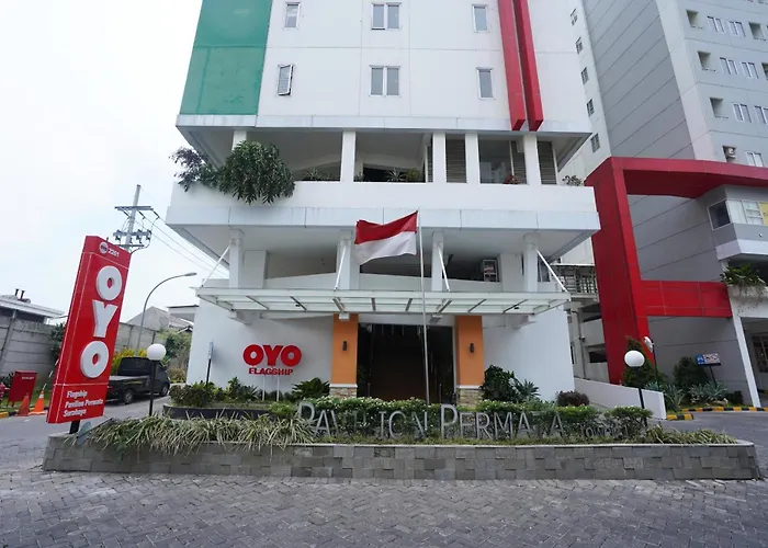 Vaccinated Staff - OYO Flagship 2261 Pp Properti Pavilion PermataHotel Surabaya